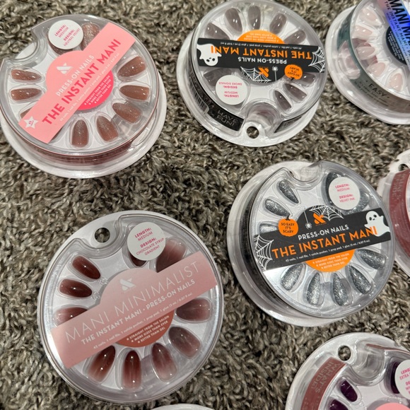 Olive & June Press-On Nail Bundle - Picture 3 of 5